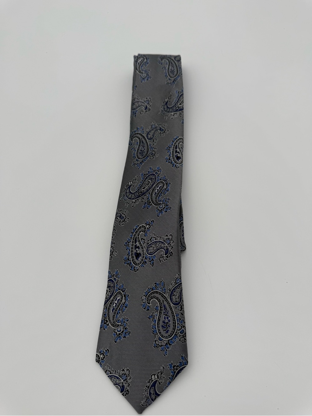NWT Jos A Bank Gray Paisley Men's Tie